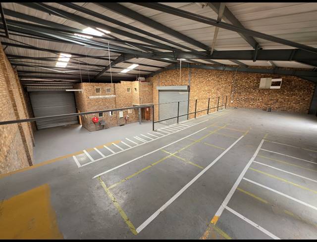 450M² FACTORY TO LET IN ANDERBOLT